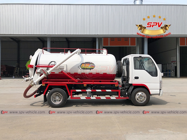 4,000 Litres Sewer Vacuum Truck ISUZU - RS 4,000 Litres Sewer Vacuum Truck ISUZU - RS